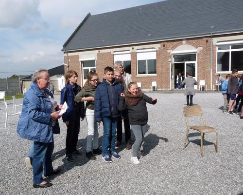 8 A. En plein dans la Bible